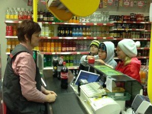 Kivoja ostoksia oman kylän Salesta.
